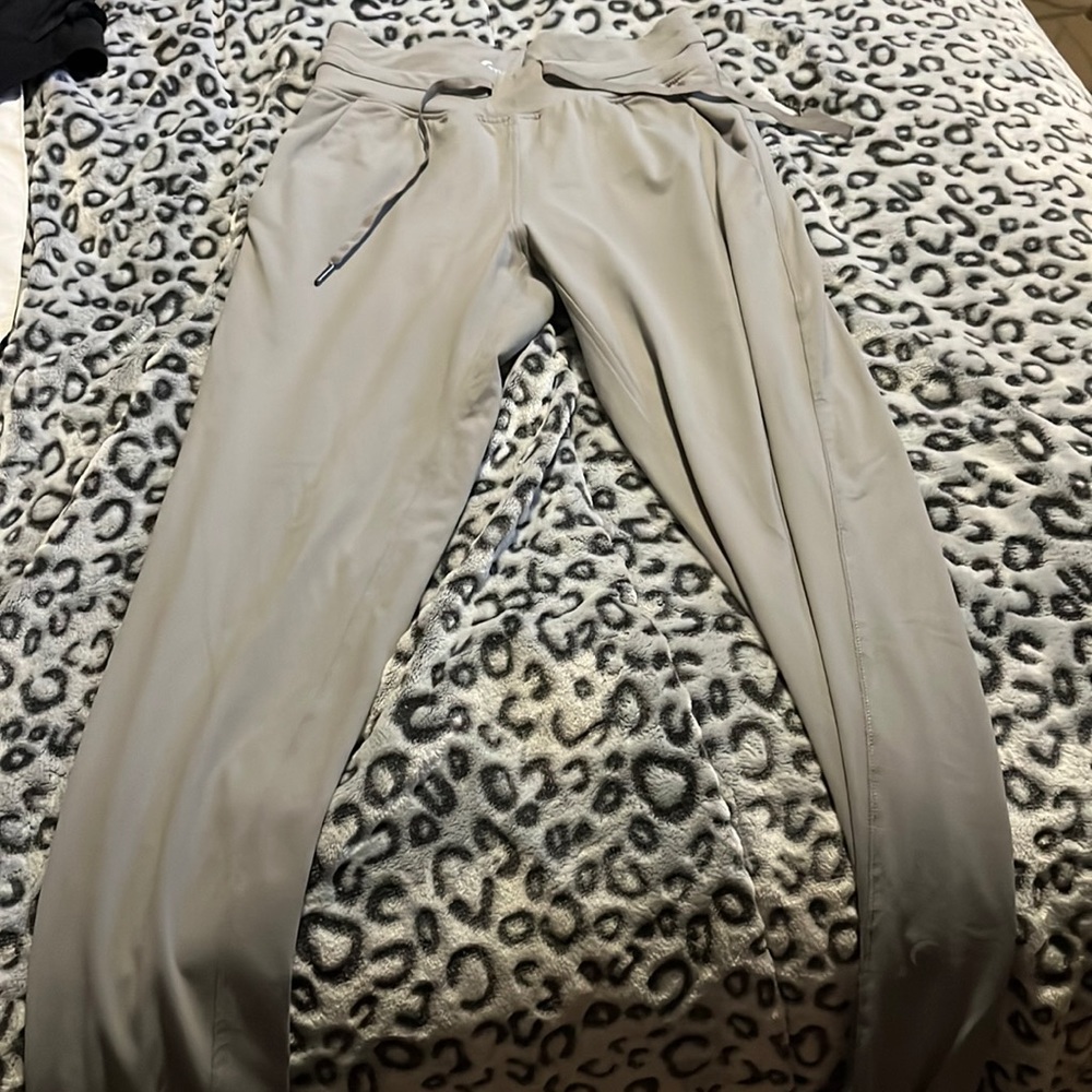 Zyia ascend joggers